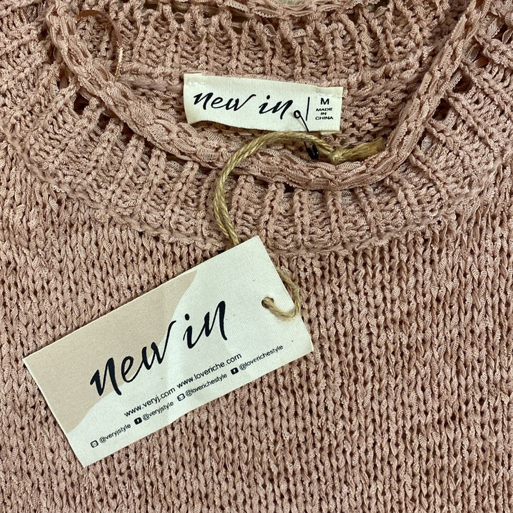 NWT-Size M Rose Pink Knit Top - Picture 3 of 5